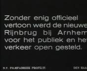 Bestand:De nieuwe Rijnbrug bij Arnhem (1935) titel.jpg