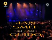 Bestand:Jan Smit met orkest Guido (2003)titel.jpg