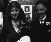 Bestand:HuwelijkGuusWeitzel(1931).jpg