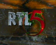 Bestand:RTL5 logo kerst 1995-1996.png