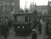Bestand:Opening nieuwe tramlijn door de bollenstreek (1933).jpg