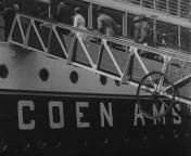 Bestand:Mailboot 'Jan Pz. Coen' vertrekt naar Indië.jpg