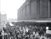 Bestand:Opening warenhuis de Bijenkorf (1926).jpg