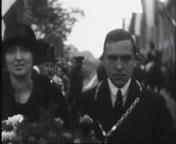 Bestand:Ontvangst van de nieuwe burgemeester (1924).jpg