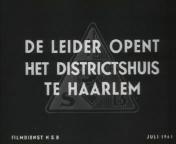 Bestand:De leider opent het districtshuis te Haarlem (1941) titel.jpg