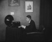 NV Philips gloeilampenfabriek 1927 PCJ Radioverbinding met Bandoeng.jpg