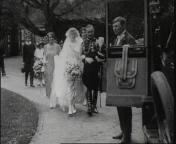 Bestand:HuwelijkVanBaronSirtema(1924).jpg