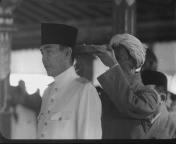 Beëdiging van Z.E. President Sukarno.jpg