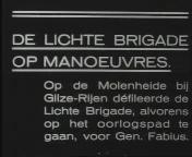 Bestand:De lichte brigade op manoeuvres (1934) titel.jpg