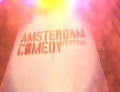 Bestand:Amsterdamcomedyfestivaltitel.jpg