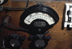 Detail PCGG, voltmeter (bron: Fotoarchief Beeld en Geluid, catalogusnummer FTA001076437, foto 12)